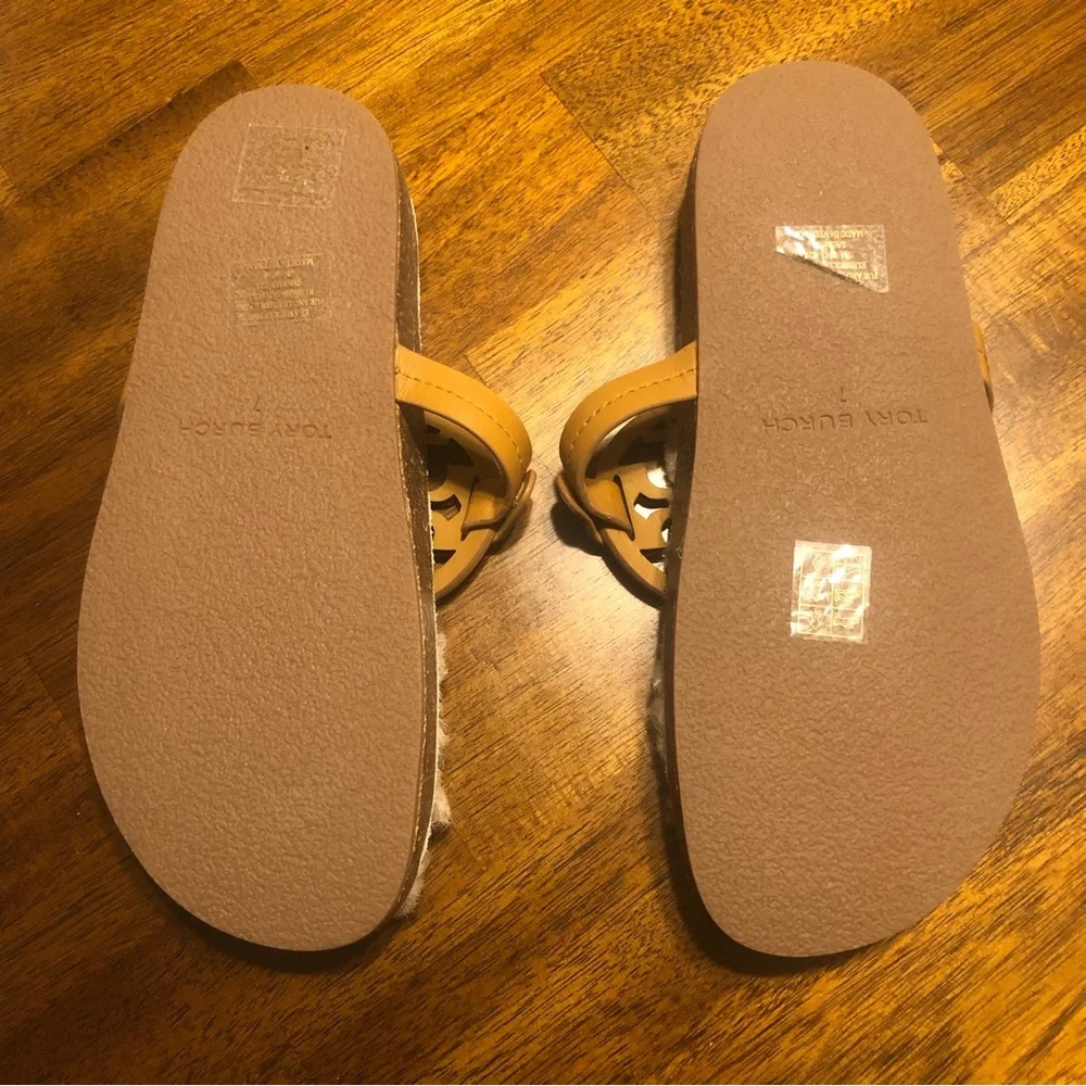 NEW $268 TORY BURCH Miller Cloud Genuine Shearling Flip Flop in size 7!
